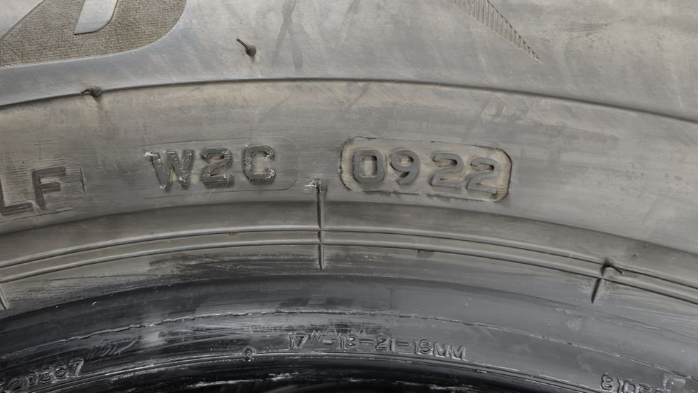 Set 4 anv. iarna Bridgestone 215 65 17, dot.0922, pret/buc