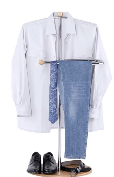 Suport haine / valet pentru costum – metal + lemn, elegant