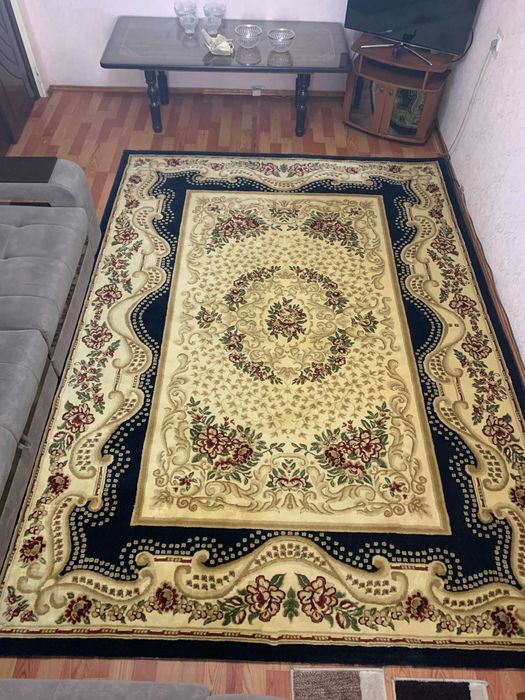 Продам два новых ковра