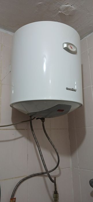 Продам  аристон  состояние  нормальное