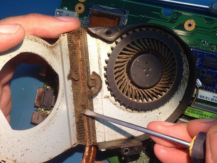 Instalare Windows Curatare praf si Schimbare pasta termica laptop PC