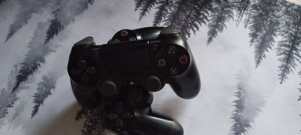 Продам прошитую ps4 за 115000 тг