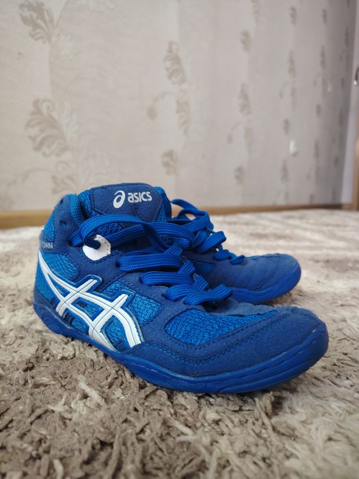 Обувь Asics  для борьбы