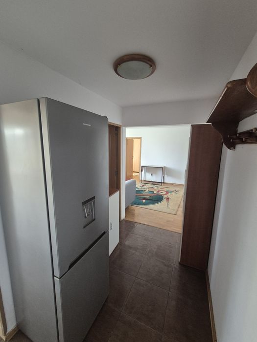 Închiriez apartament 2 camere în Târgoviște M11 et 4/4
