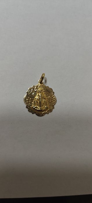 Pandantiv medalion aur 18k 2.67gr(r)