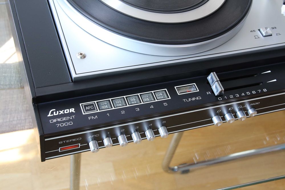 Luxor Dirigent 7000, 2 X 35 Wati cu radio si pick-up 4221, Suedia 1974
