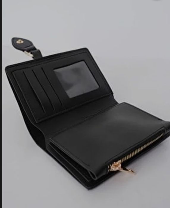 Дамски Портмонета