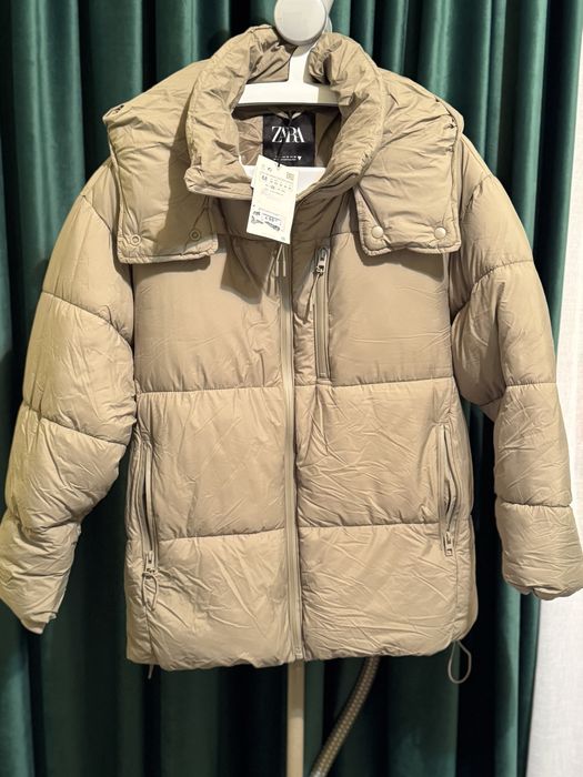 Geaca zara , marimea M , usoara si comoda - noua cu eticheta