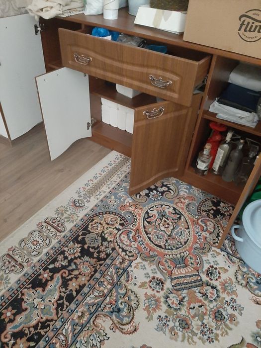 Буфет для посуды  в столовой