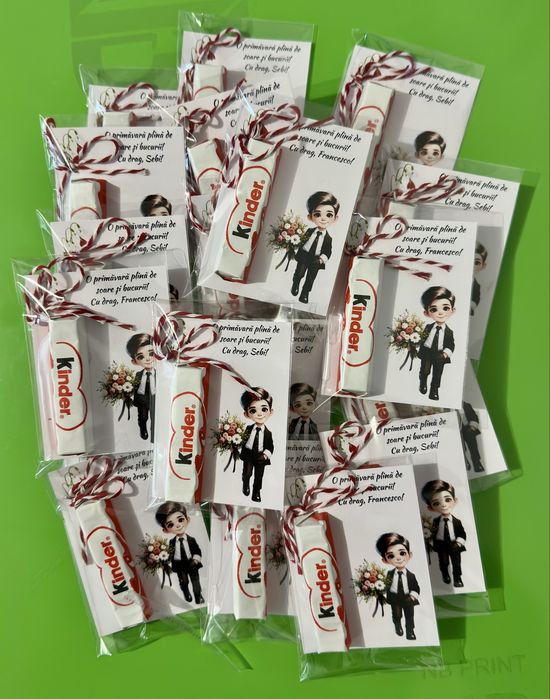 Martisoare : cleme de par, ciocolata kinder, margarete parfumate ,