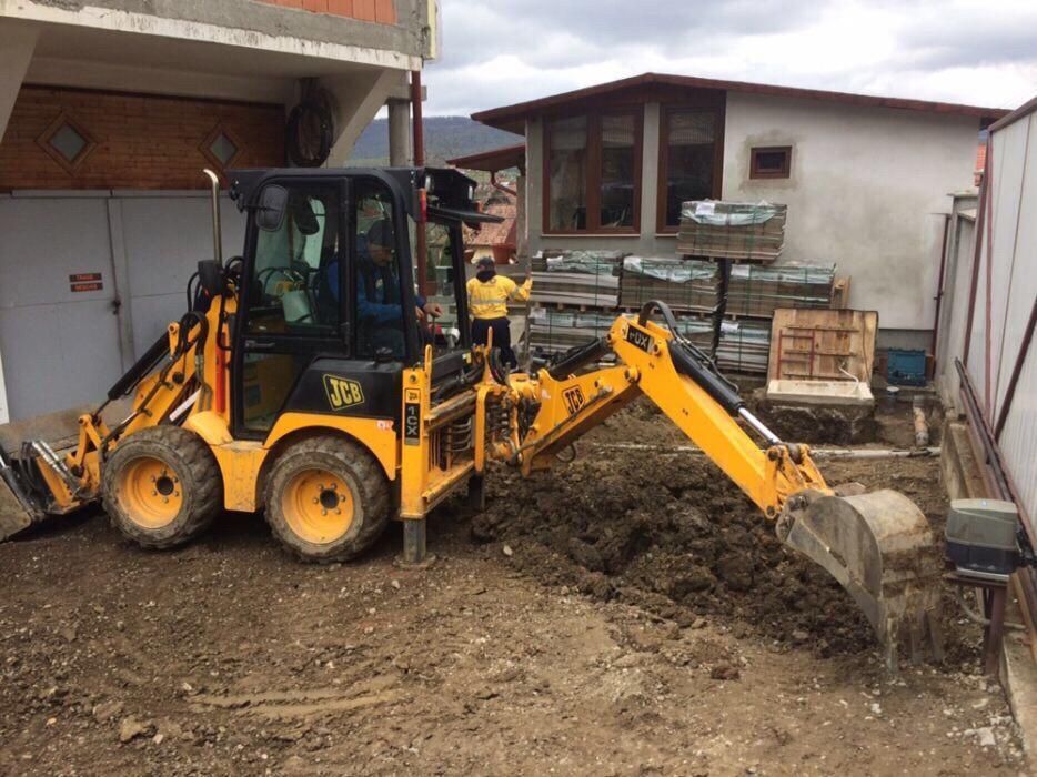 Lucrari mini-excavator,sapaturi,Fundati casa, gard,apa,gaz,cablu,fosa