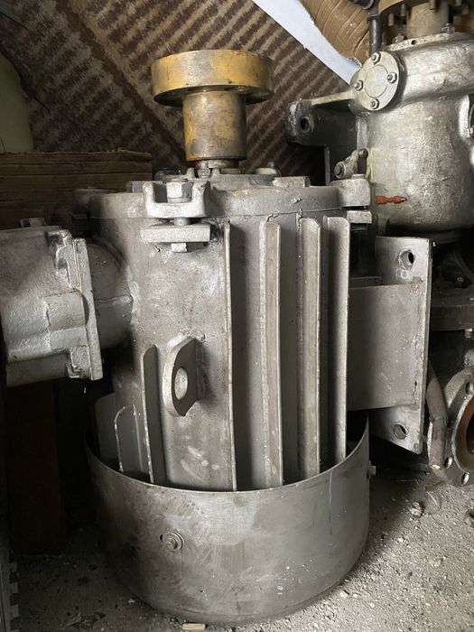 Продаю электродвигатель ВАО 81-2. 40 Квт, 3000 оборот минуту.