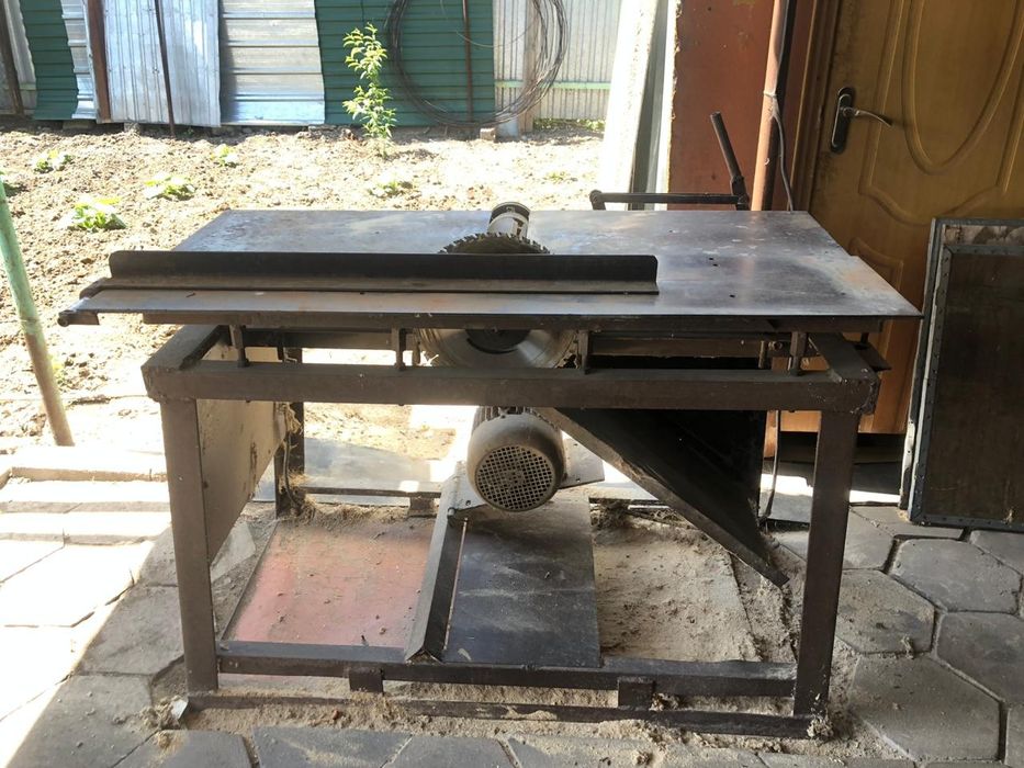 Продам циркулярку с фуганком