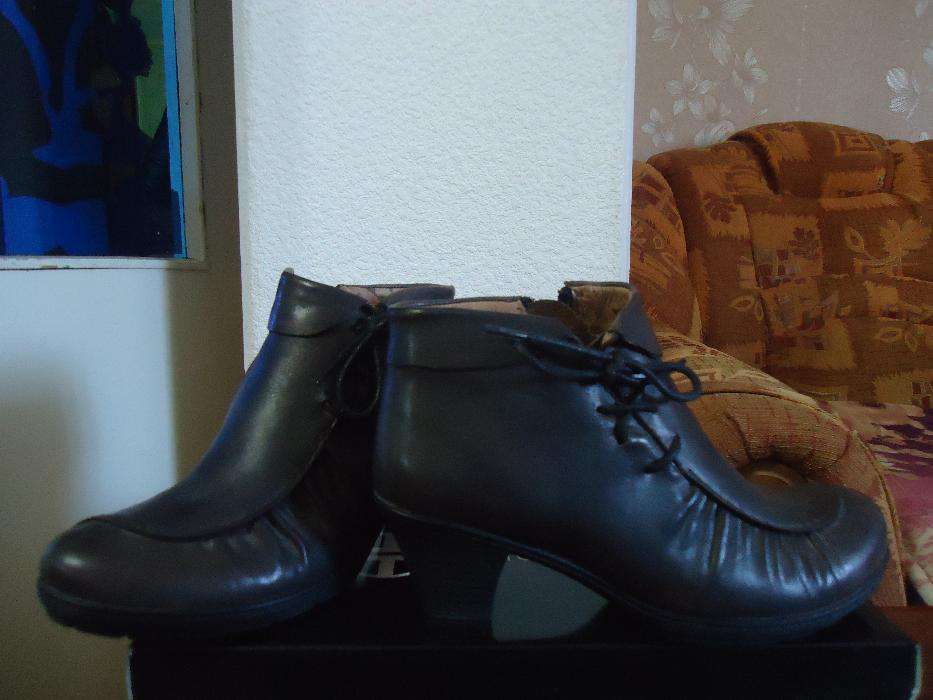 продам ботиночки женские