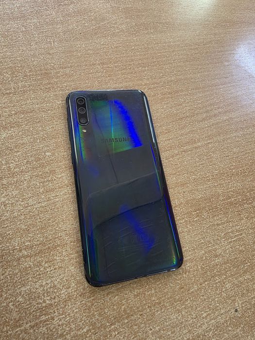 Samsung A50, память 64 Гб