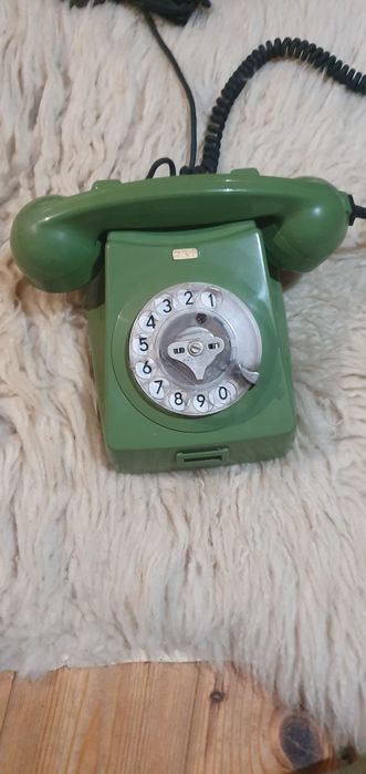 Telefon fix cu disc rotativ din 1985