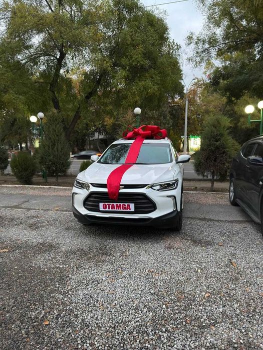 Bantik mashina, оформление банта на машину