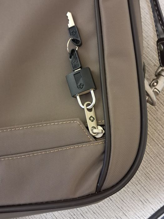 Чантата или малко куфарче Samsonite