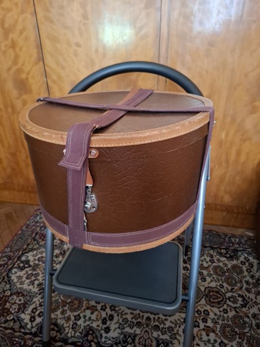 Старинна кутия за шапки