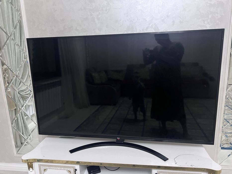 Телевизор LG сломанный экран