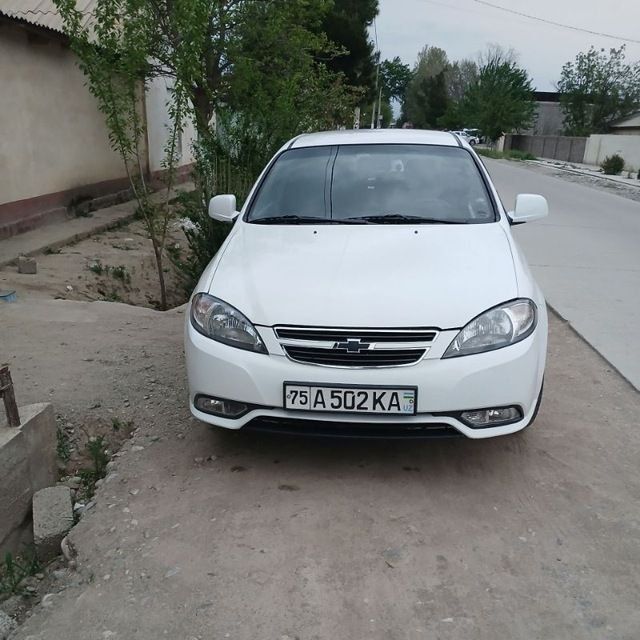 Jentra 2015 yili idial holati texnichiski umuman ishi yoq