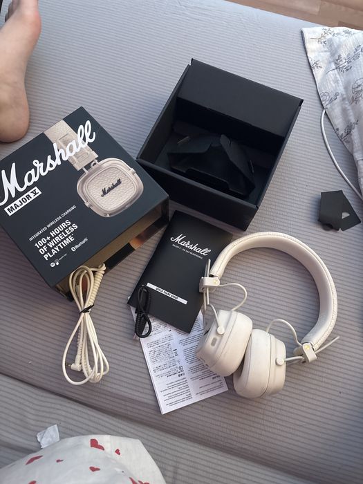 Наушники белые Marshall