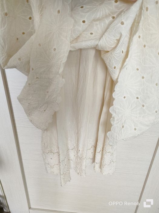 Продам платье кружевное