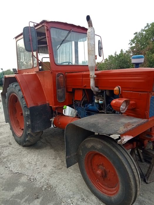 Vând tractor UTB 650 plus utilaje