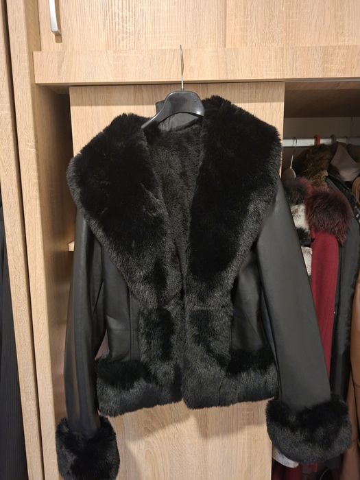 Geaca de  piele eleganta marimea S-M