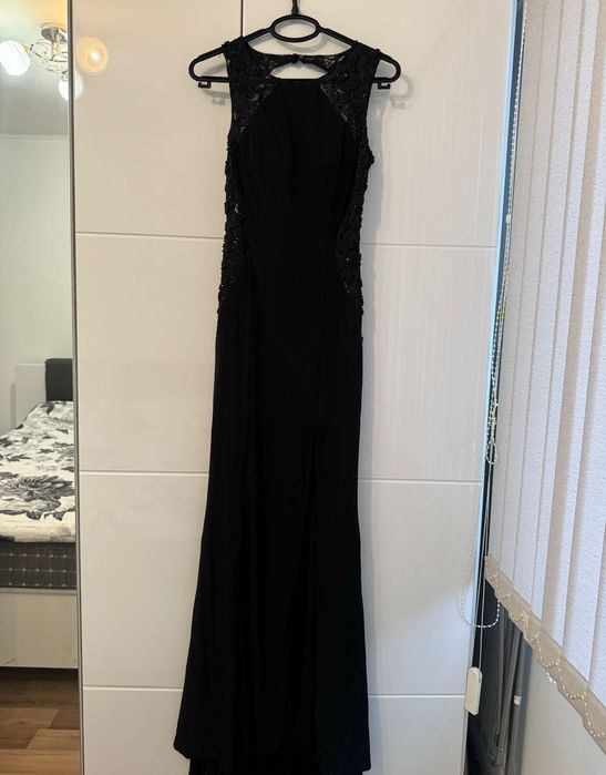 Черна бална рокля