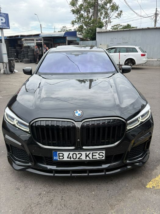 Montaj folie auto Llumar autorizata cu garanție 12 ani
