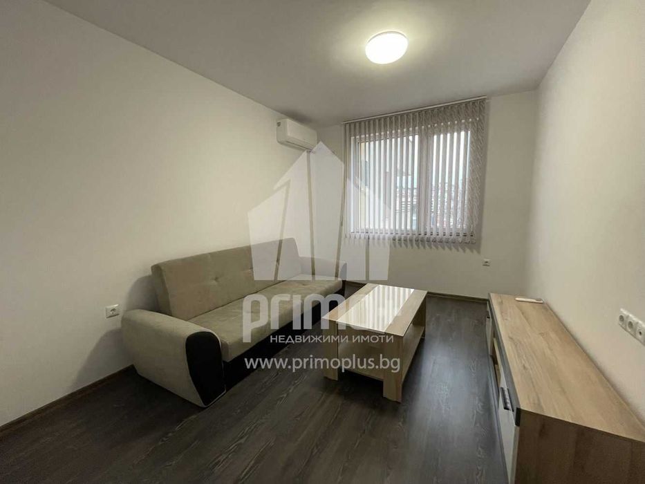 Хол, спалня, кухня ново строителство