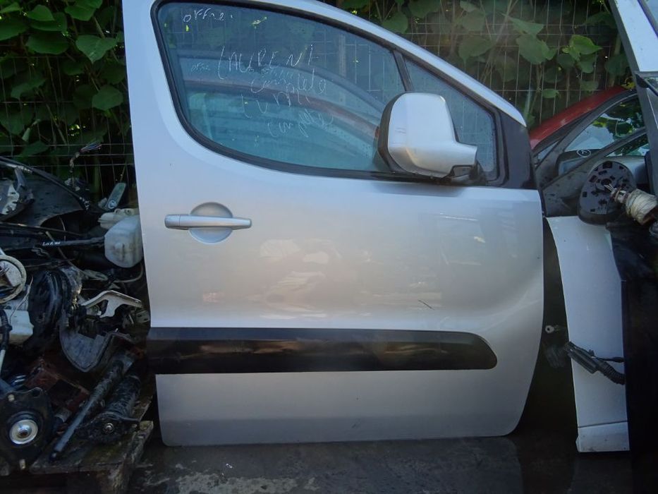 Vand Usa Fata Dreapta Peugeot Partner din 2010 volan pe stanga fara rugina fara lovituri
