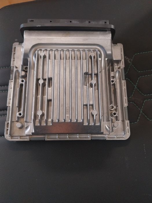 Компютър двигател БМВ/BMW F10 F11 F01 F02 N53 (директно впръскване)PETROL/Бензин Continental 7 607 504  5WK93302 MSD87.1 БМВ/BMW F10 F11 F01 F02