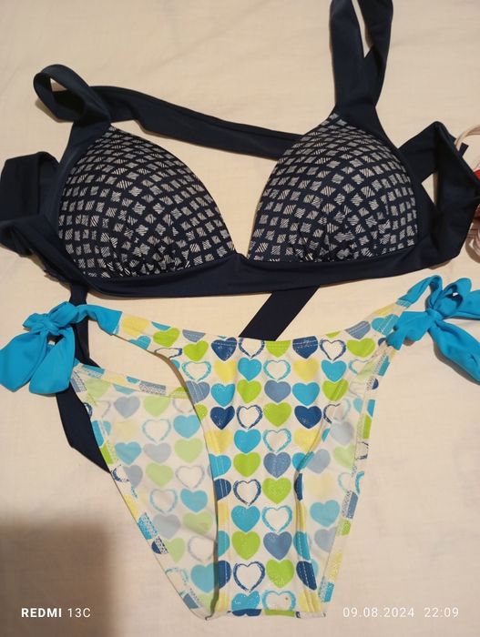 Costum baie 2 piese diferite măr M-L