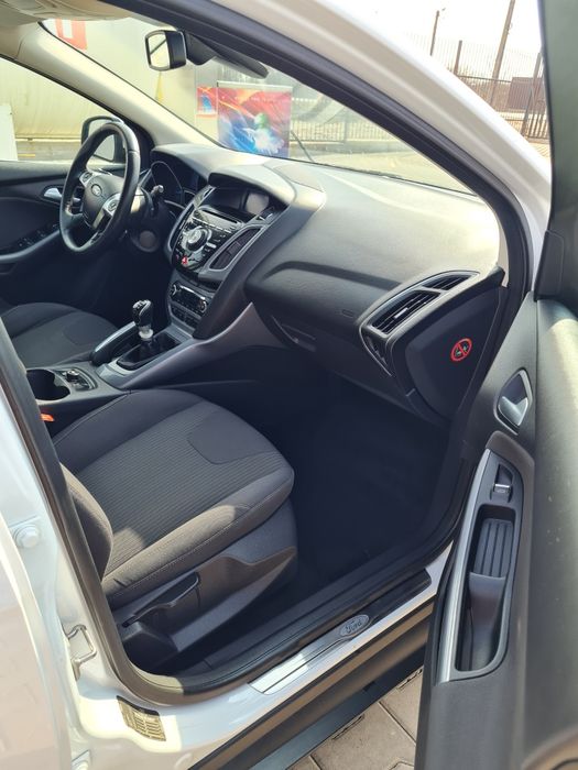 Ford Focus 1.6 benzină- 150 c.p 2012
An fabricație 2012 E5
Cutie 6+1 t