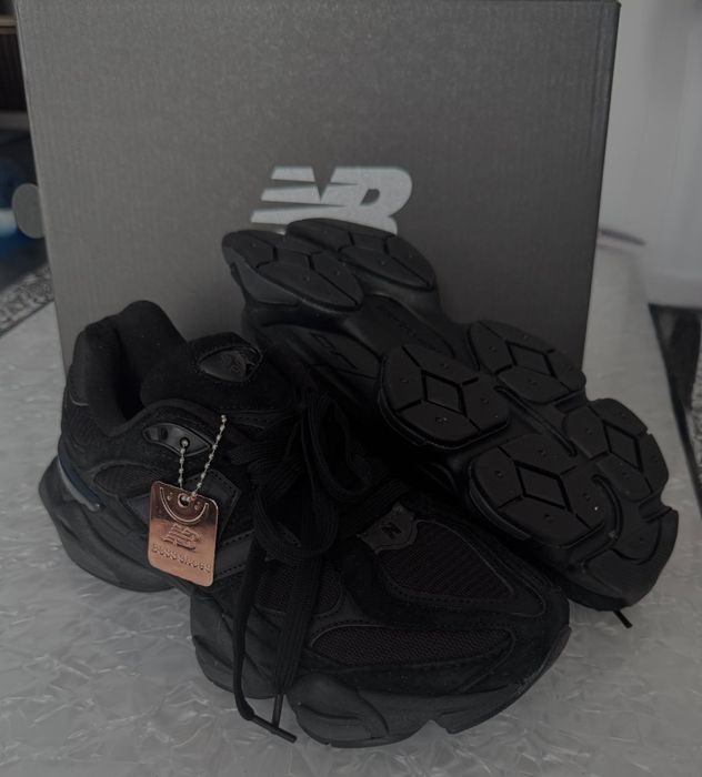 Adidași premium NB 9060