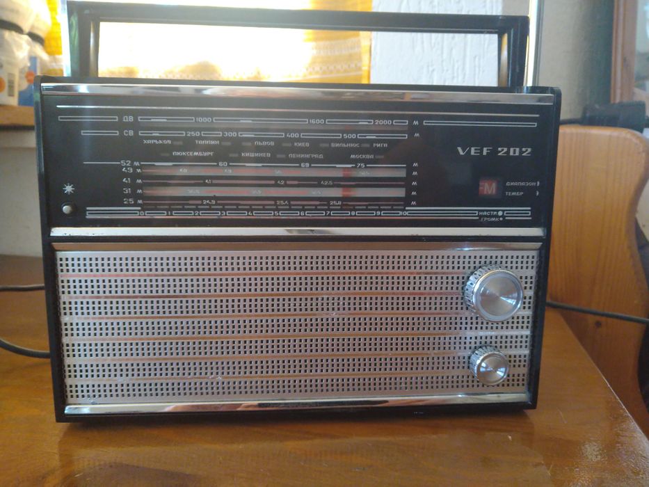 Радио VEF 202 с добавен УКВ/FM обхват