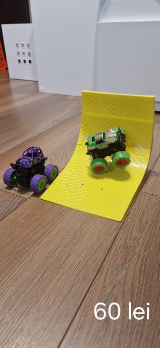 Vand set Patrula catelusilor, parcare, monster truck
