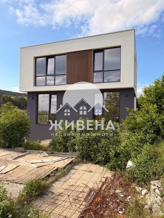 Продава се Къща в Варна, м-т Траката - 230 кв.м за 1957 €/кв.м - Снимка #1