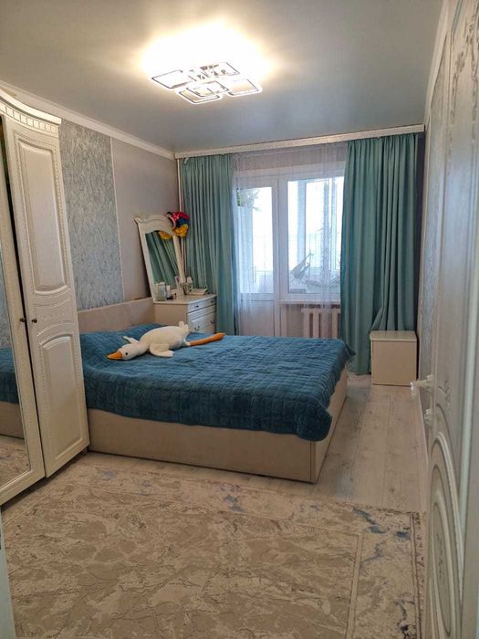 Продается 4 комн квартира Коктем,8