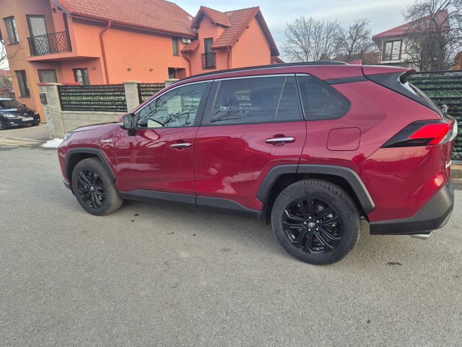 Toyota RAV4 Hybrid 2020 – Roșu – Unic proprietar – Stare foarte bună