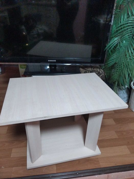 Столик журнальный