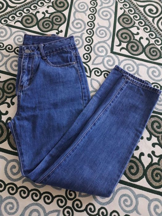 Продам джинсы мом