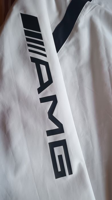 Екипи 2 броя, ELLESSE и Mercedes-Benz-AMG