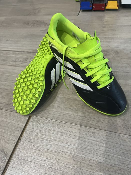 Футболни обувки- стоножки