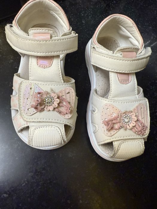 Сандали для девочки