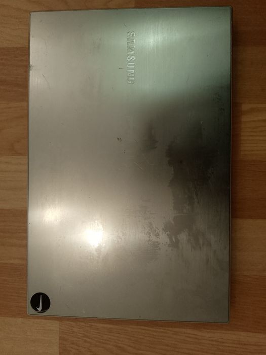 Ноутбук Samsung.