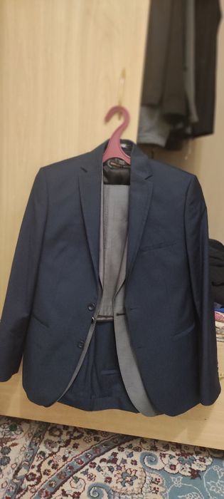 Продаём мужской костюм... Для подростка