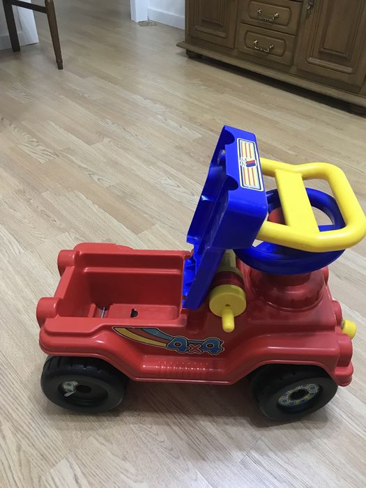 Игрушка-машинка детская